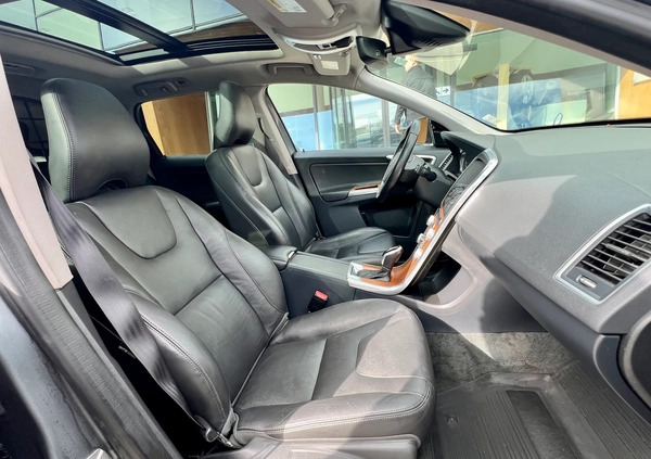 Volvo XC 60 cena 89900 przebieg: 113169, rok produkcji 2017 z Żychlin małe 326